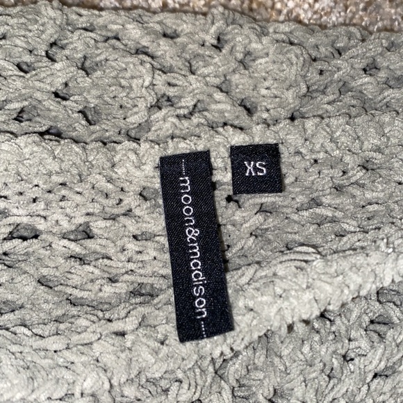 long sleeve sweater - Picture 3 of 3